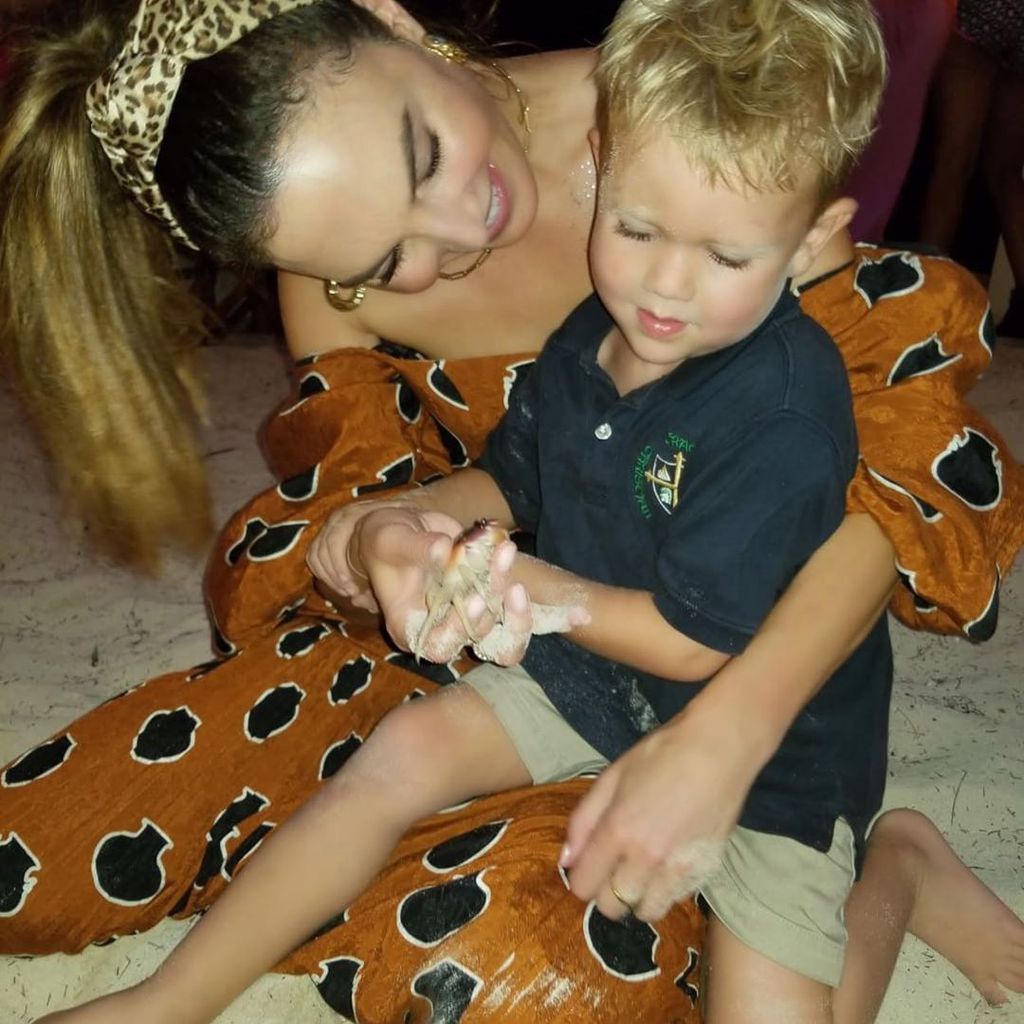 Elizabeth Chambers mit ihrem Sohn Ford