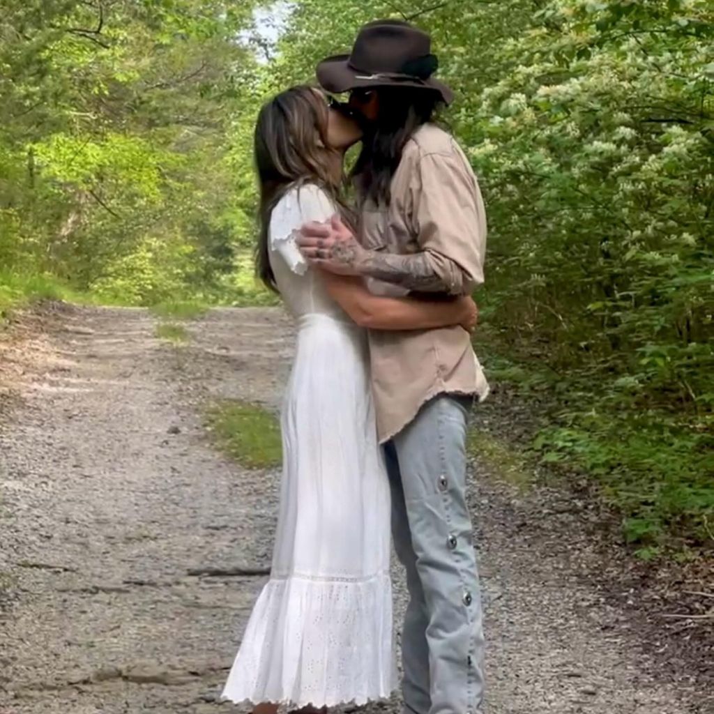 Elizabeth Hurley und Billy Ray Cyrus im April 2025