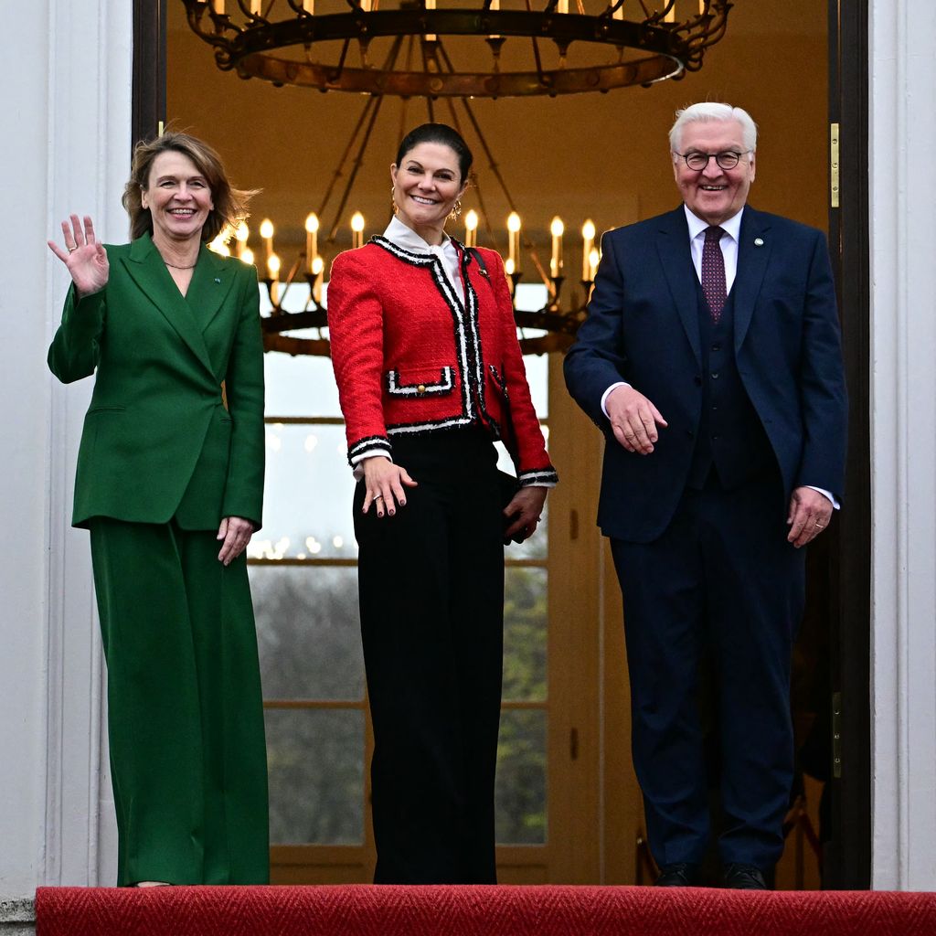 Elke Büdenbender, Kronprinzessin Victoria und Frank-Walter Steinmeier, Schloss Bellevue im November 2025