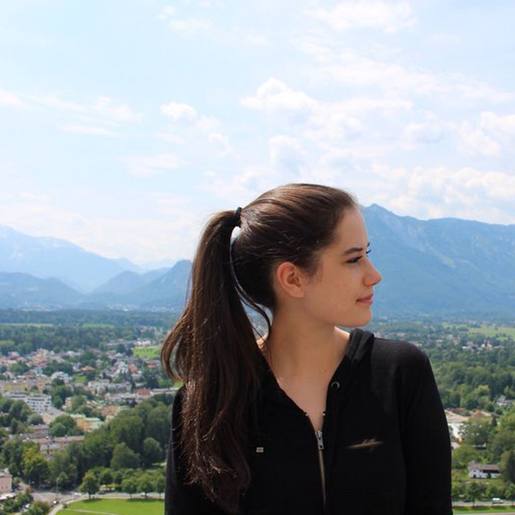 Ella Bleu Travolta, 2019
