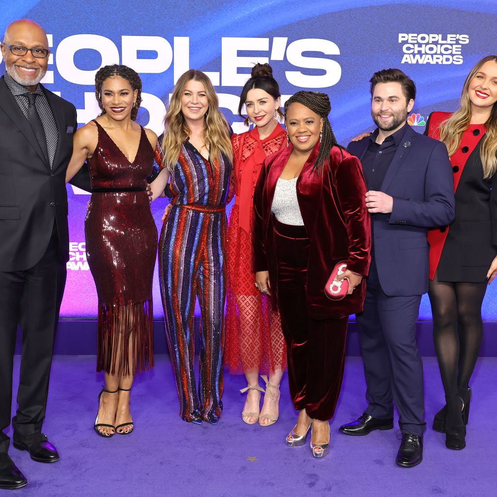 Ellen Pompeo (Mitte links) mit den restlichen "Grey's Anatomy"-Stars bei den People's Choice Awards