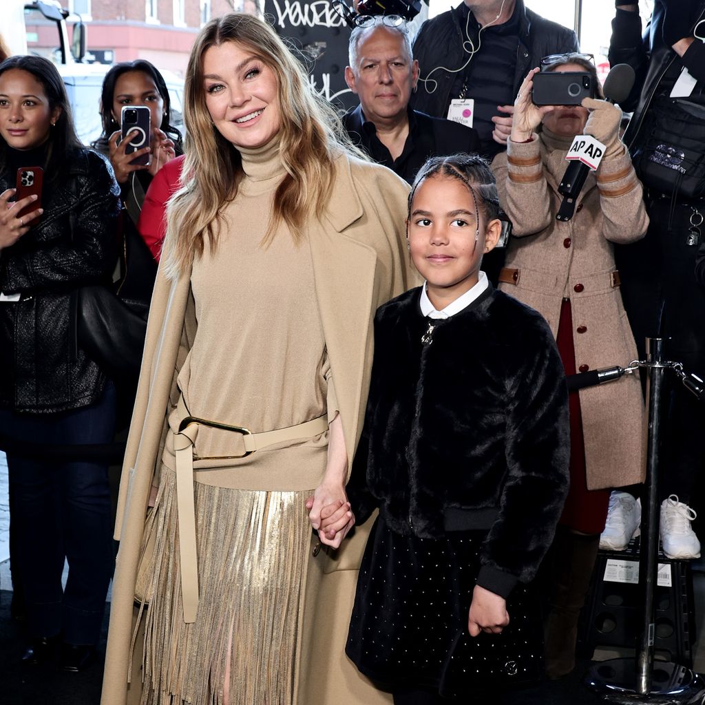 Ellen Pompeo und ihre Tochter Sienna während der Michael-Kors-Fashion-Show