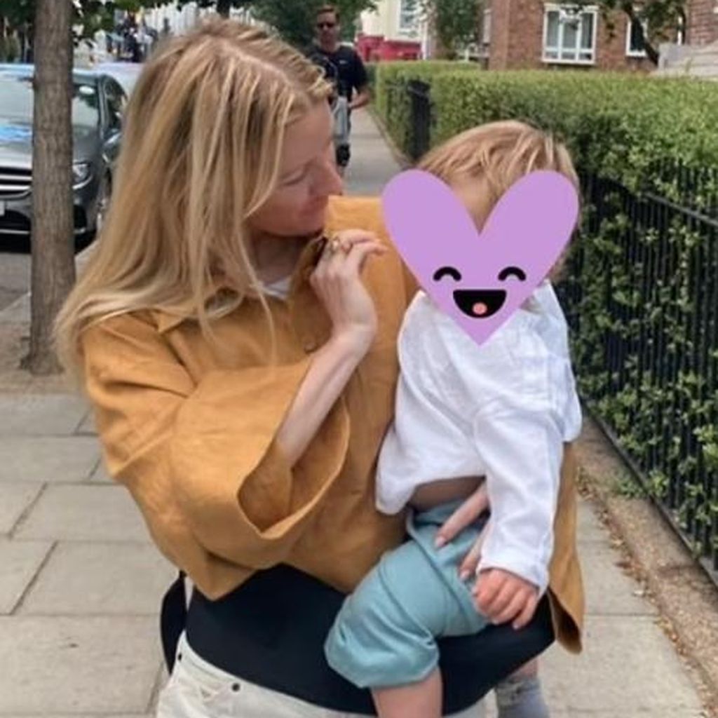 Ellie Goulding mit ihrem Sohn Arthur im Juli 2022