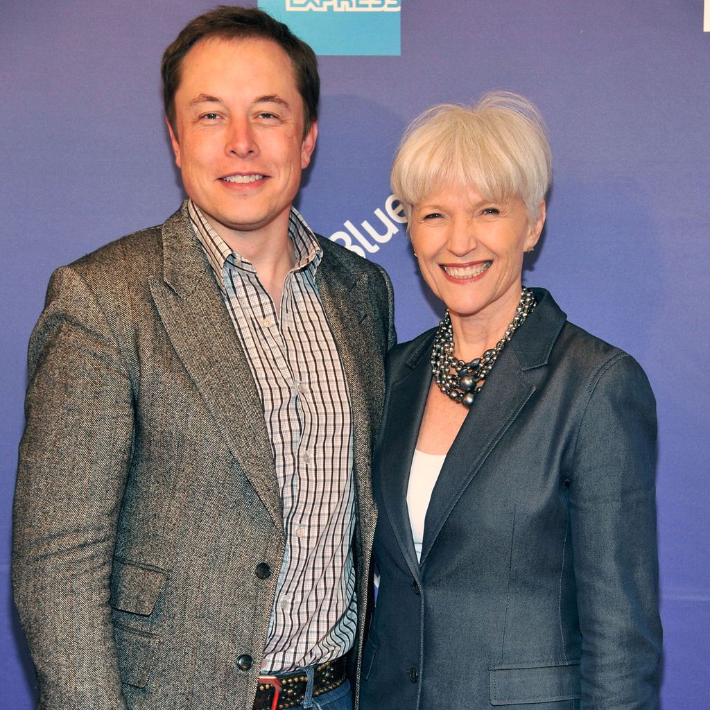 Elon Musk und seine Mutter Maye Musk im April 2011
