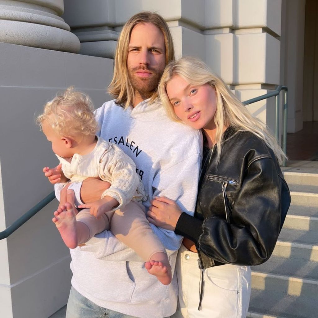 Elsa Hosk (r.) mit ihrem Freund Tom Daly und ihrer Tochter Tuulikki Joan Daly