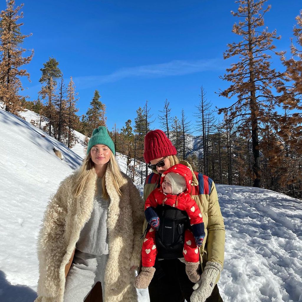Elsa Hosk mit ihrem Partner Tom Daly und Tochter Tuulikki im Januar 2022