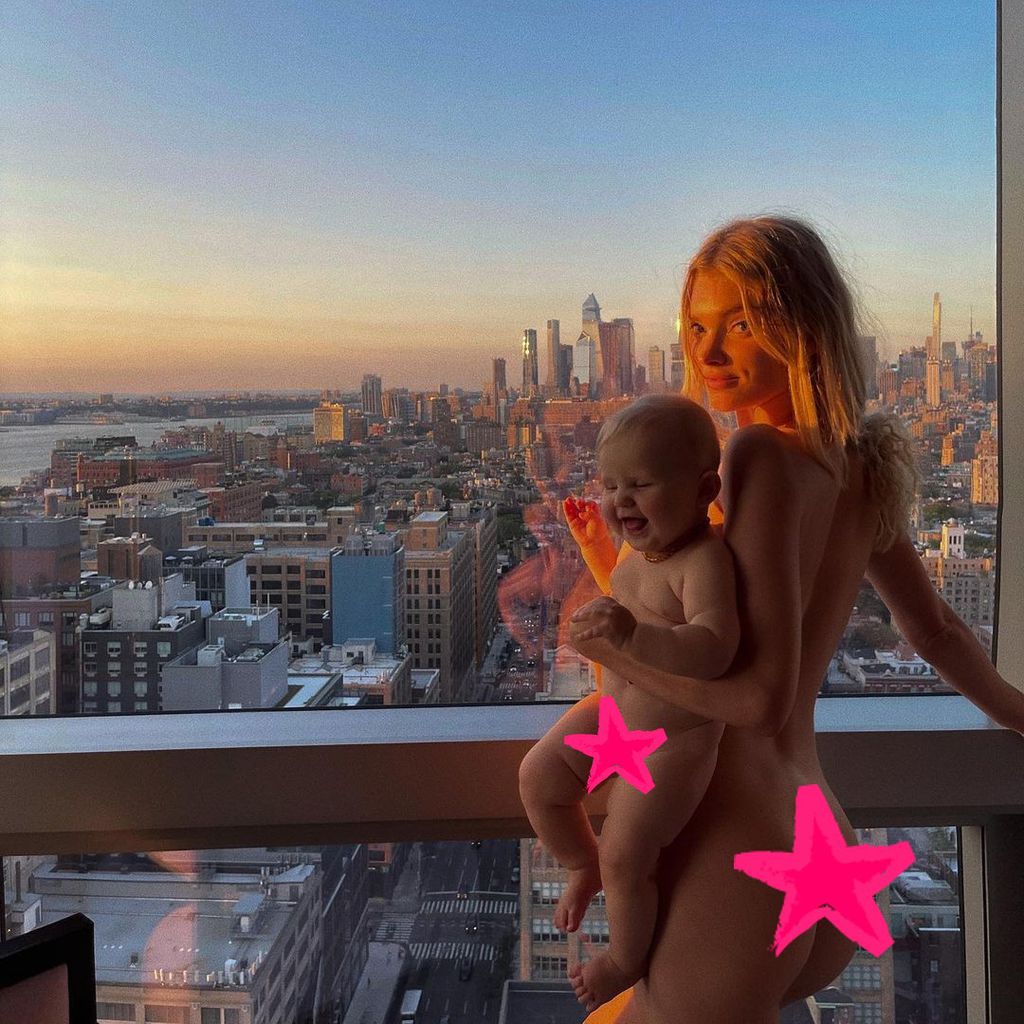 Elsa Hosk und ihre Tochter in NYC im September 2021