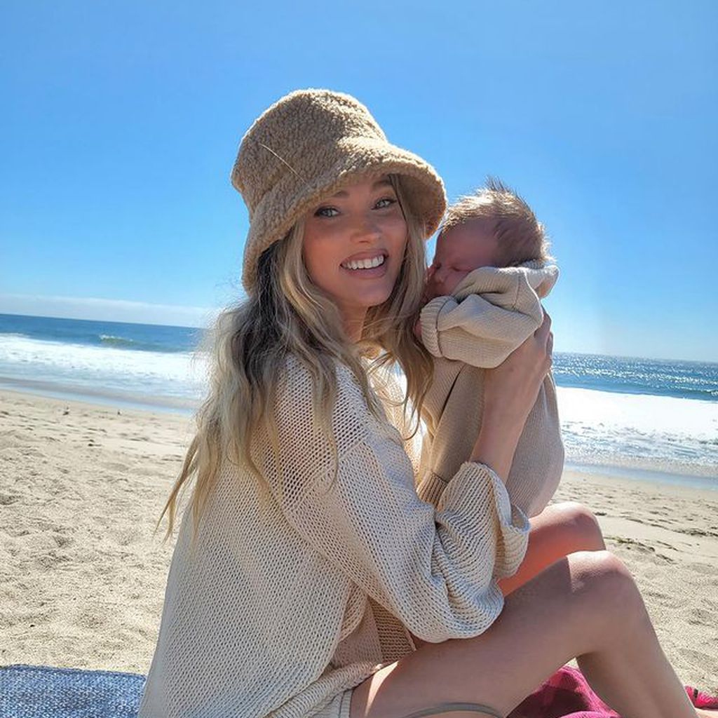 Elsa Hosk und ihre Tochter Tuulikki