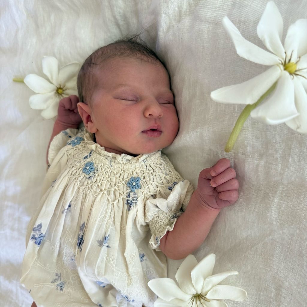 Elsa Hosks Tochter, Juli 2026