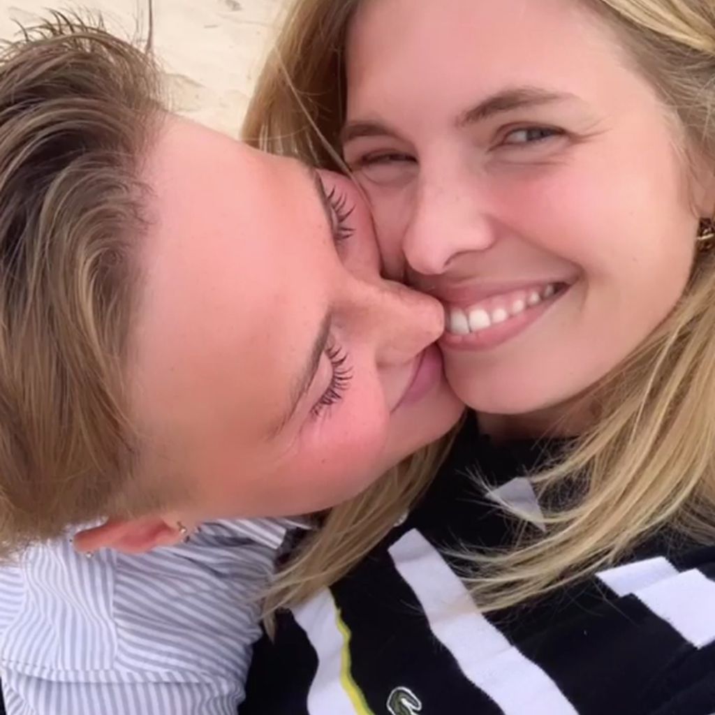 Elsa Louise mit ihrer Freundin Melissa