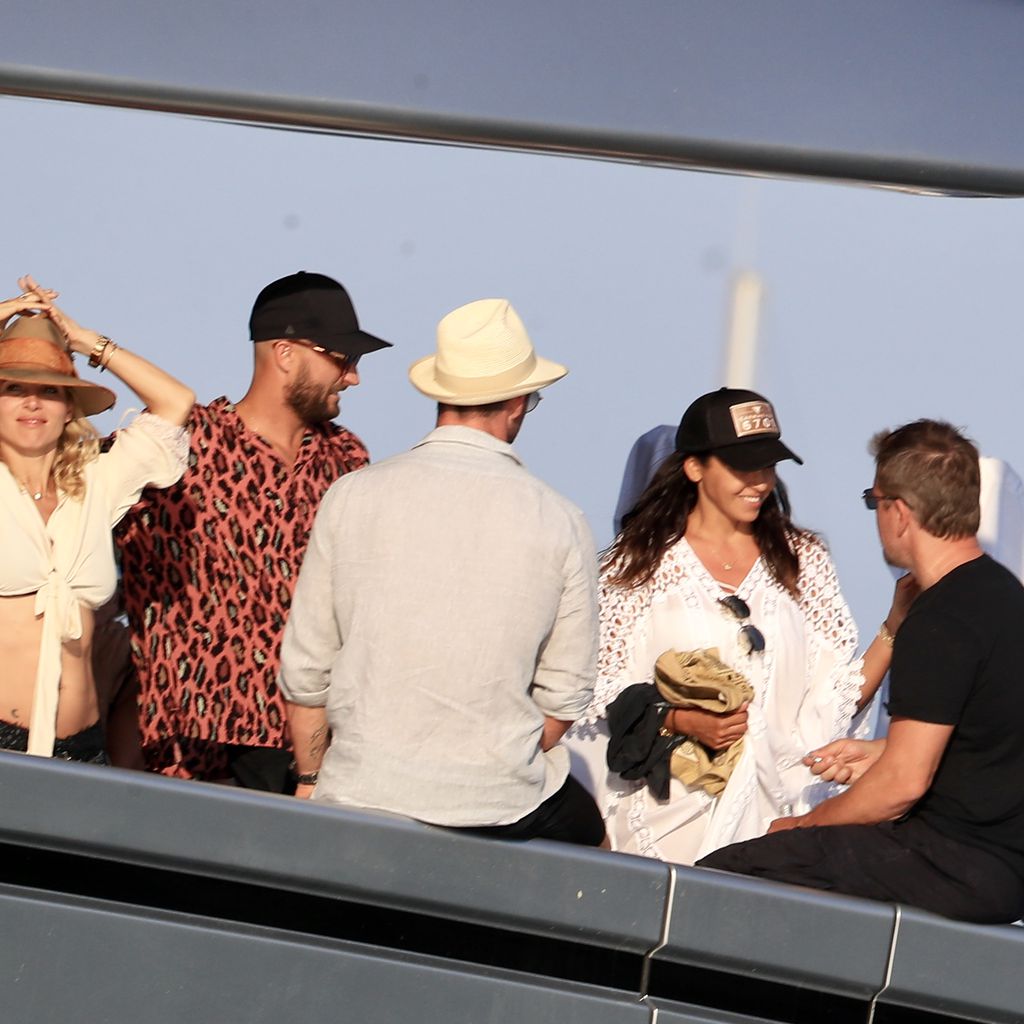 Elsa Pataky, Chris Hemsworth, Luciana Barroso und Matt Damon auf Ibiza