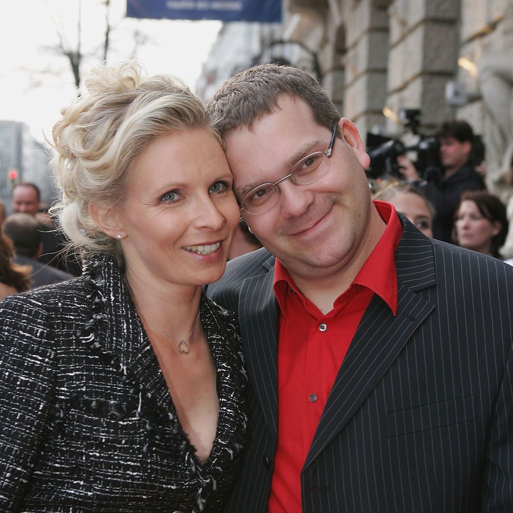 Elton und seine Frau Yvonne Duszat im April 2005