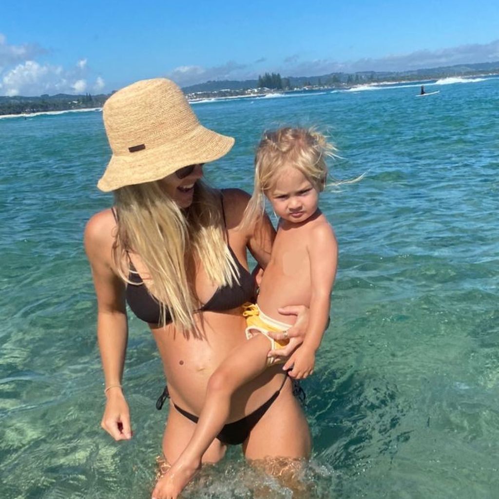 Elyse Knowles mit ihrem Sohn Sunny im Februar 2023