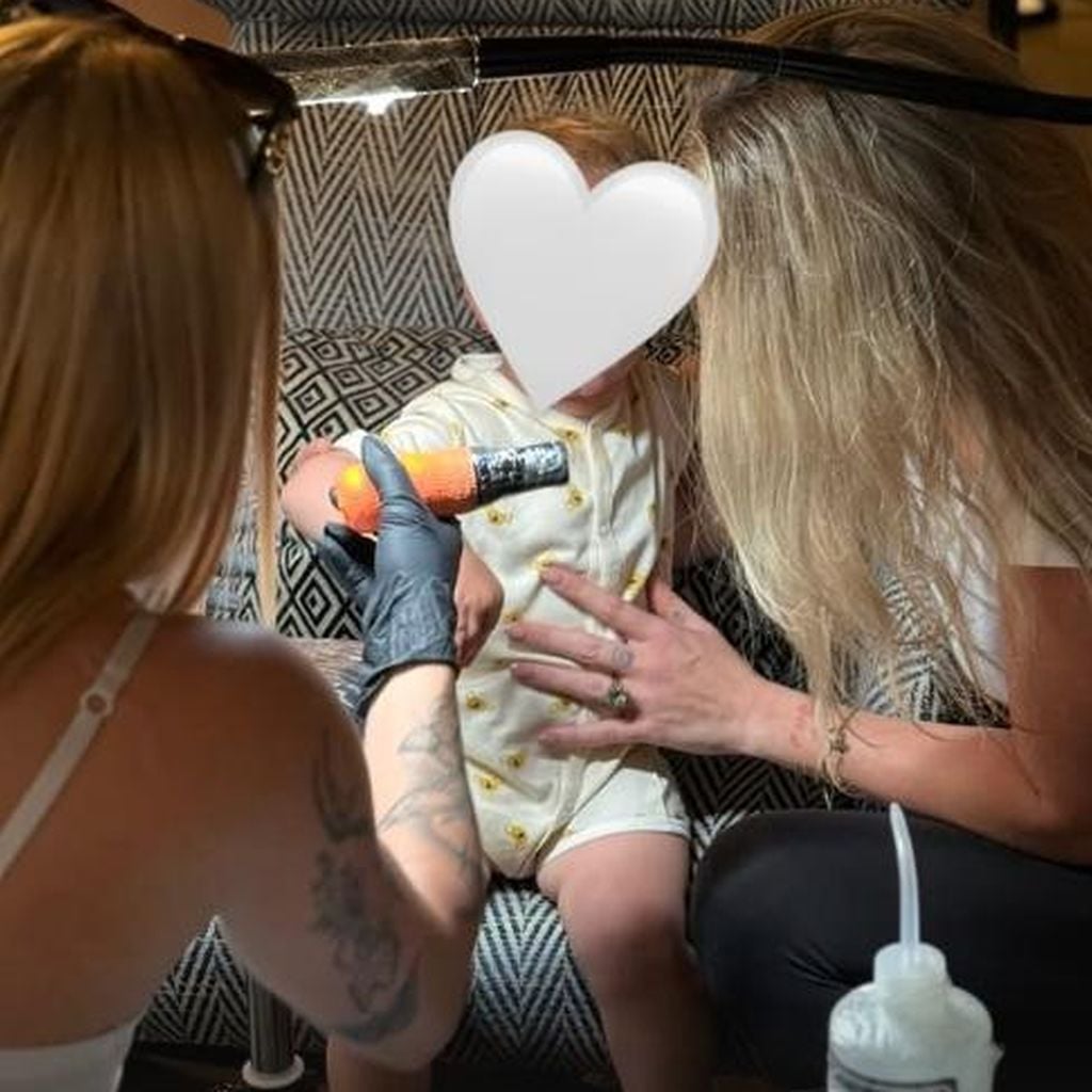 Throwback-Bild von Emely Hüffer und ihrem Sohn Ocean