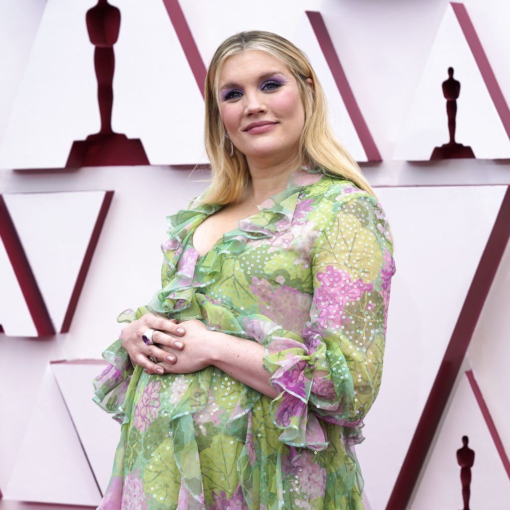 Emerald Fennell mit Babybauch bei den Oscars 2021