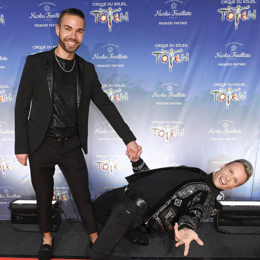 Emil Kusmirek mit seinem Freund bei der "Cirque du Soleil"-Premiere