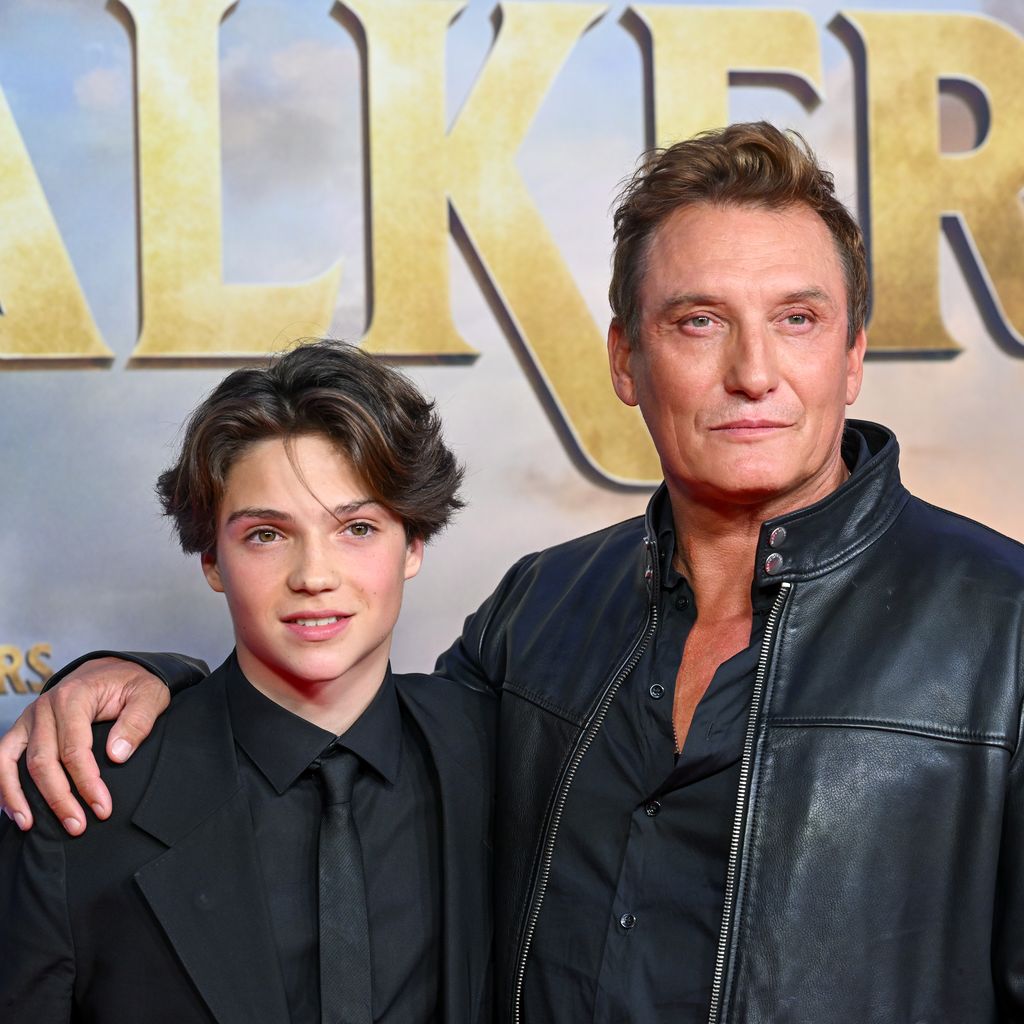 Emile Cherif und Oliver Masucci bei der "Woodwalkers"-Premiere im Oktober 2024