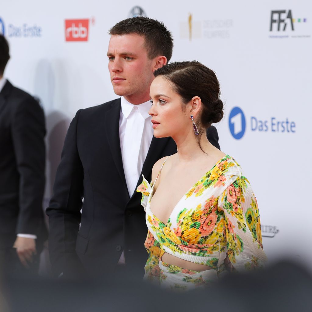 Emilia Schüle und Jannis Niewöhner, April 2018