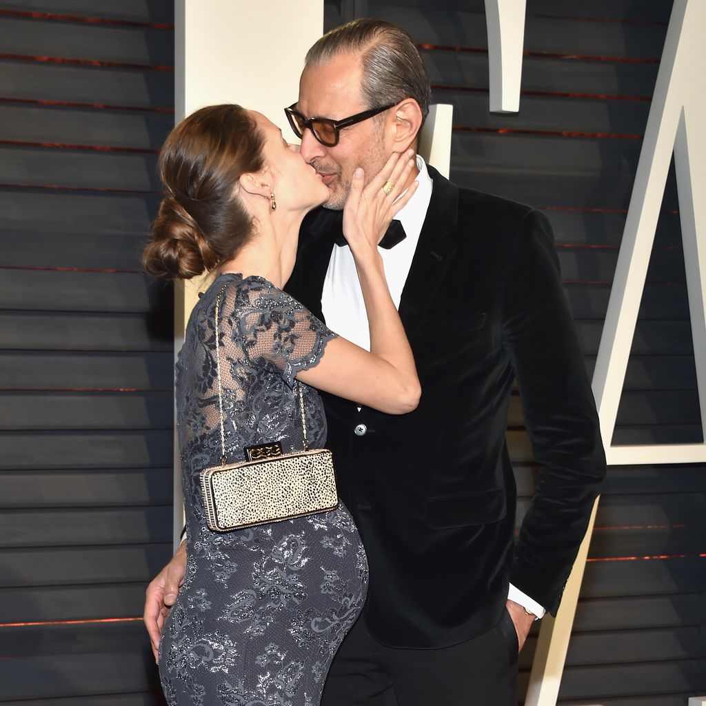 Emilie Livingston und Jeff Goldblum auf der Vanity Fair Oscar Party 2017