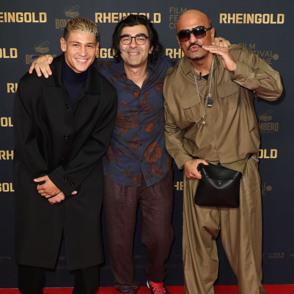 Emilio Sakraya, Fatih Akin und Xatar bei der Premiere von "Rheingold" in Köln im Oktober 2022