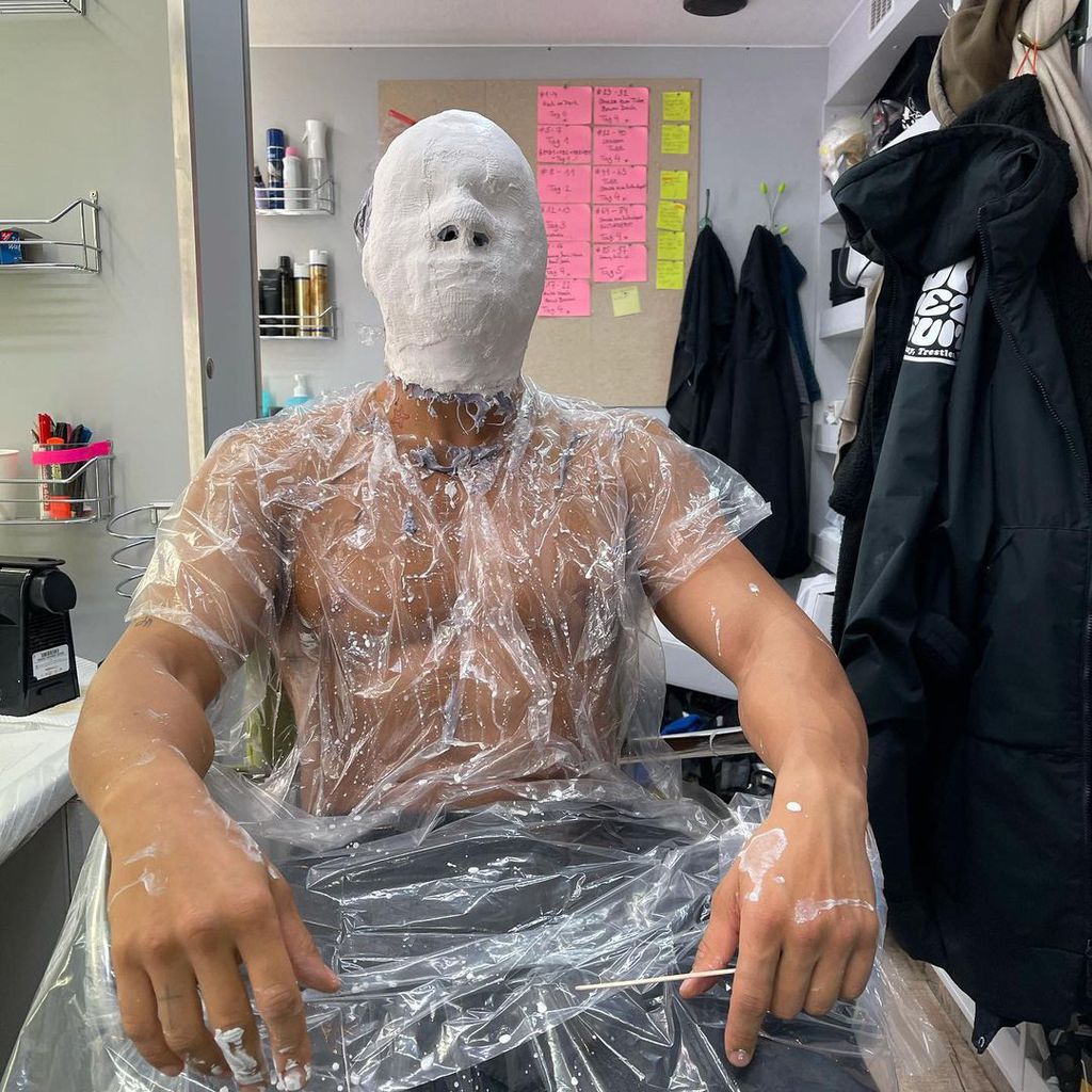 Emilio Sakraya am Set von "Rheingold"