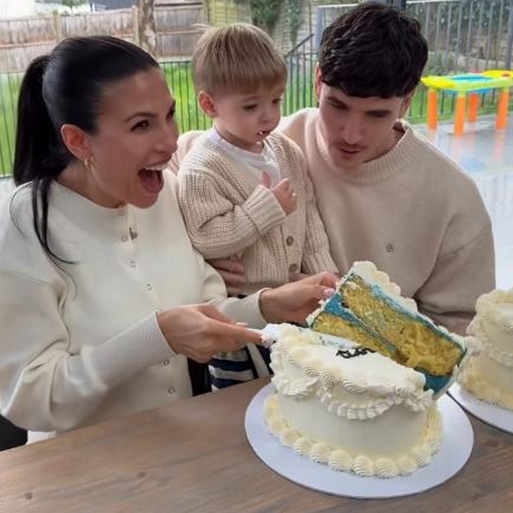 Emily Faye Miller und Cam mit ihrem Kind beim Gender Reveal, April 2026