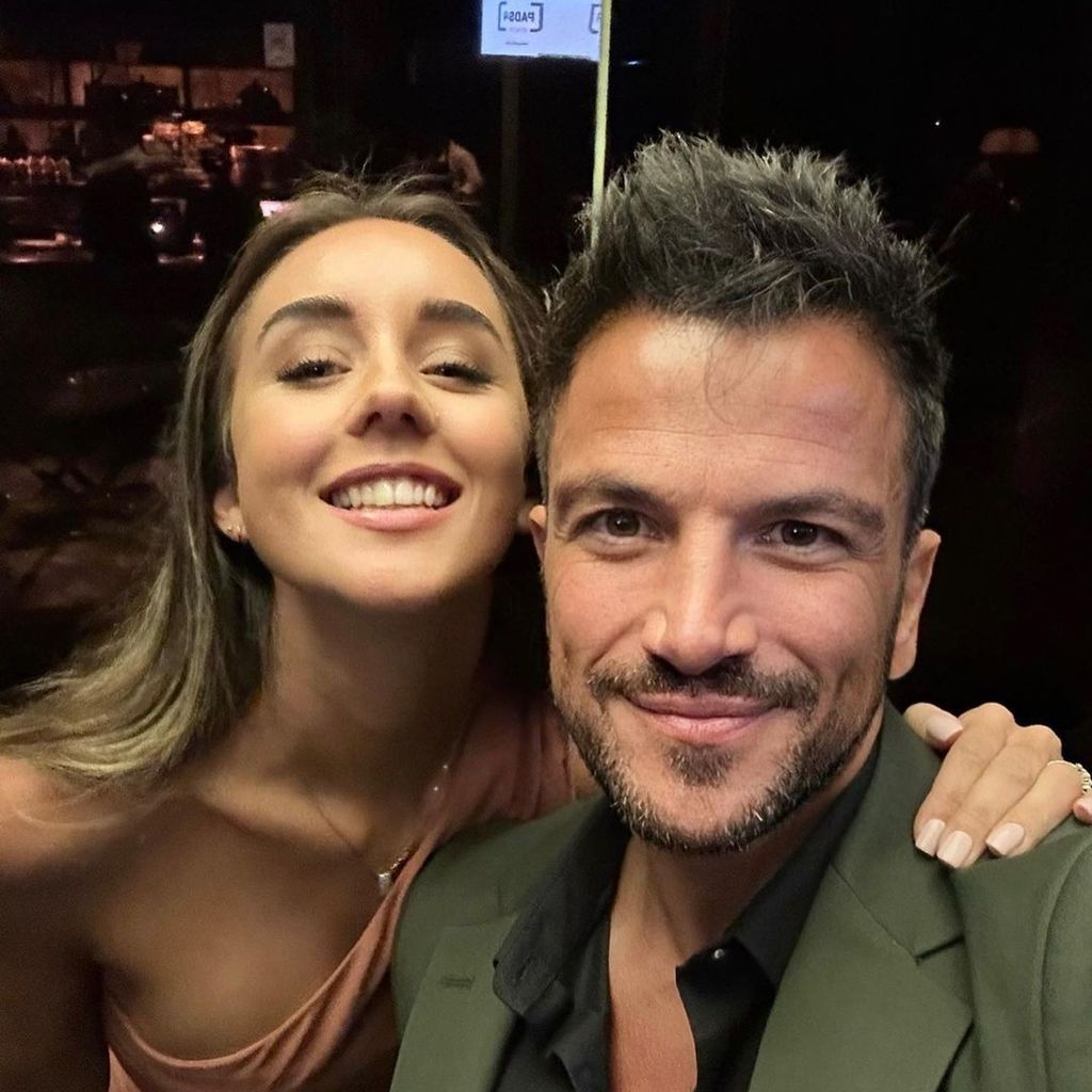 Emily MacDonagh und Peter Andre im Februar 2023