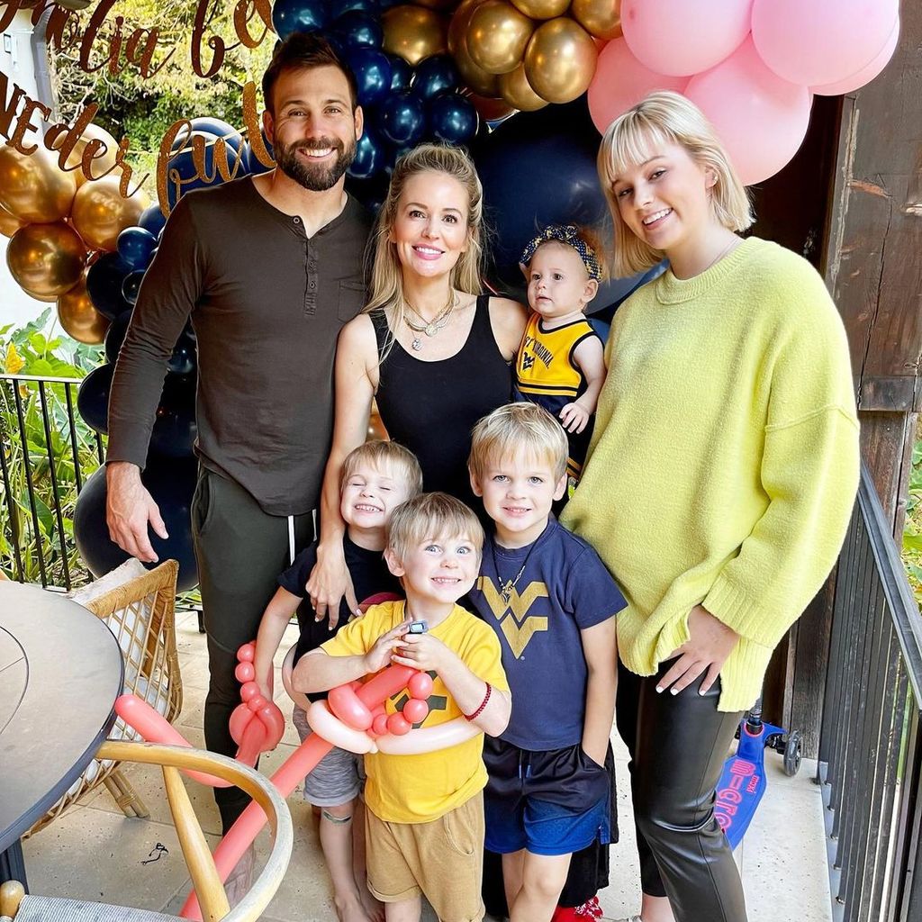 Emily Maynard Johnson mit ihrem Mann und ihren fünf Kindern