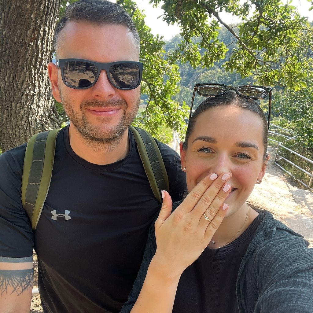 Emily, Kandidatin bei "Hochzeit auf den ersten Blick" 2020 mit ihrem Verlobten