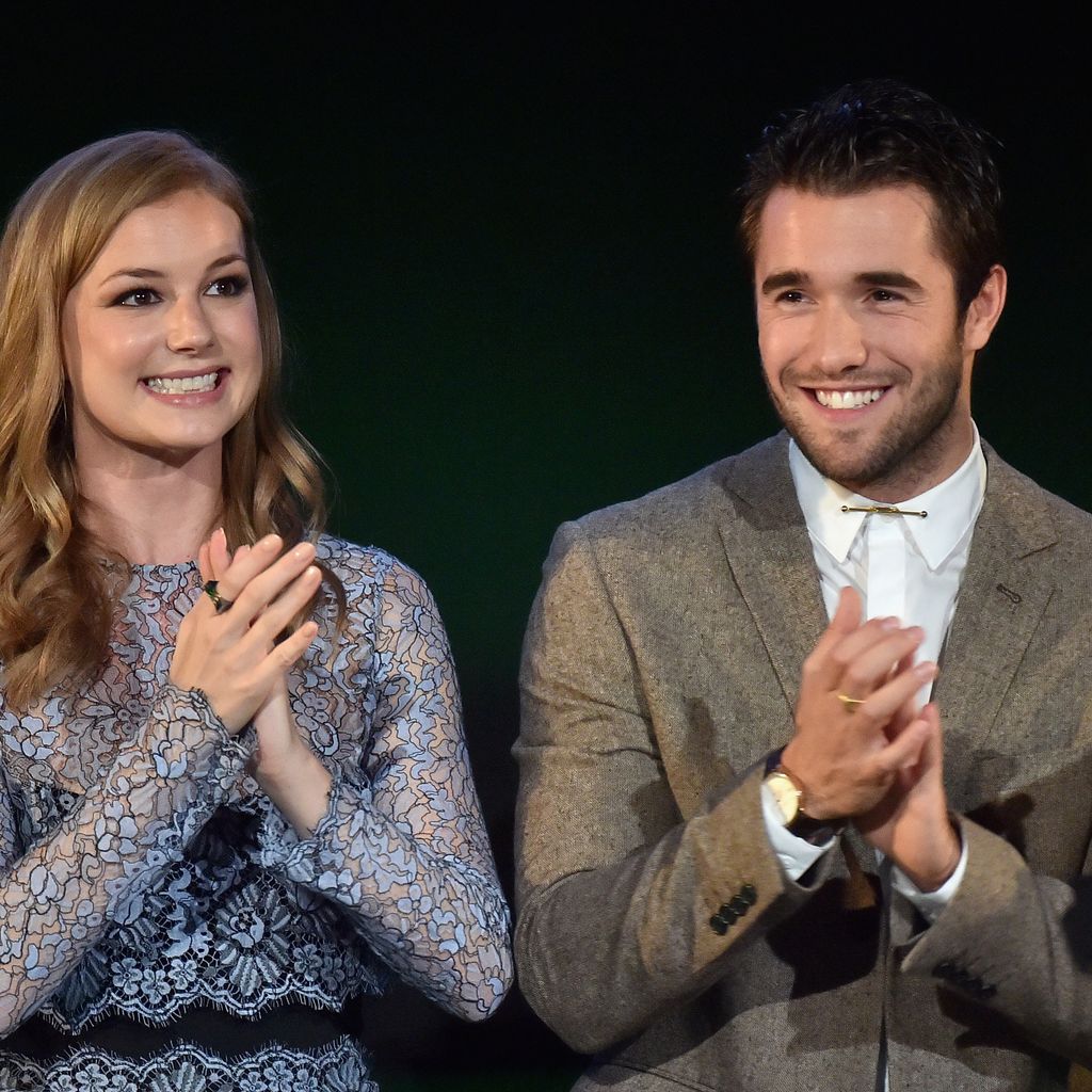 Emily VanCamp und Joshua Bowman