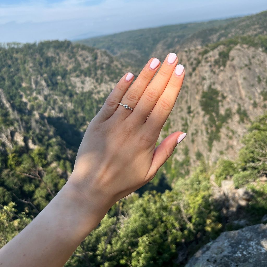 Verlobungsring von Emily, Kandidatin bei "Hochzeit auf den ersten Blick" 2020