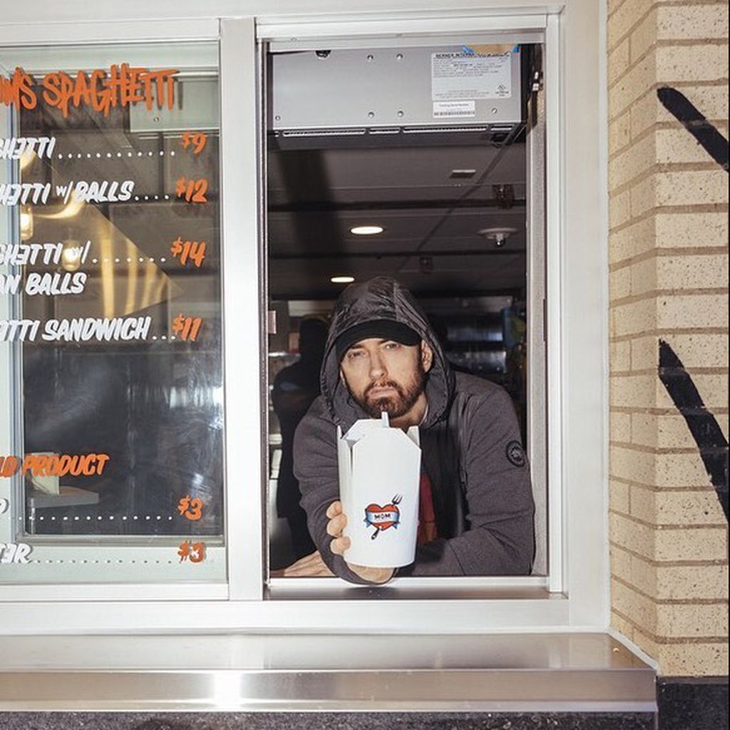 Eminem in seinem Restaurant "Mom's Spaghetti" in Detroit