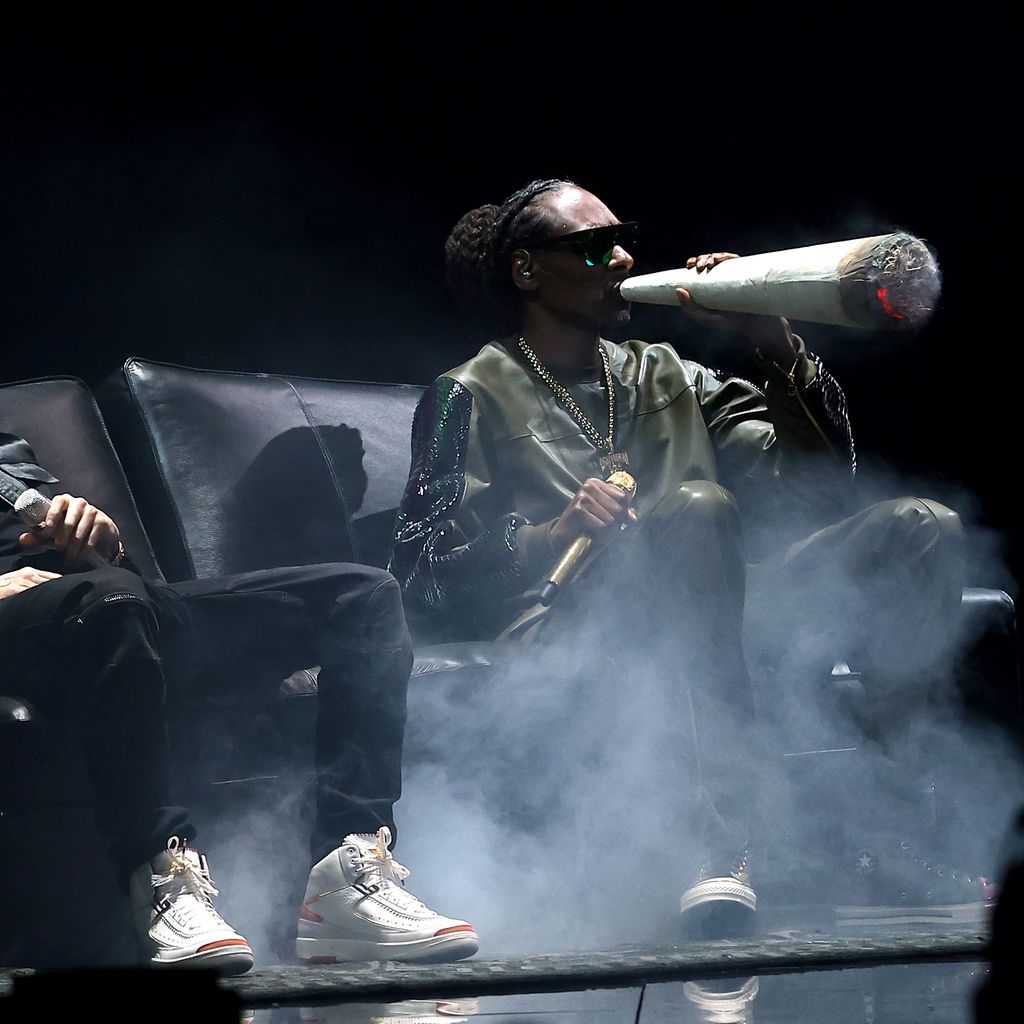 Eminem und Snoop Doogg mit einem XXL-Joint im August 2022