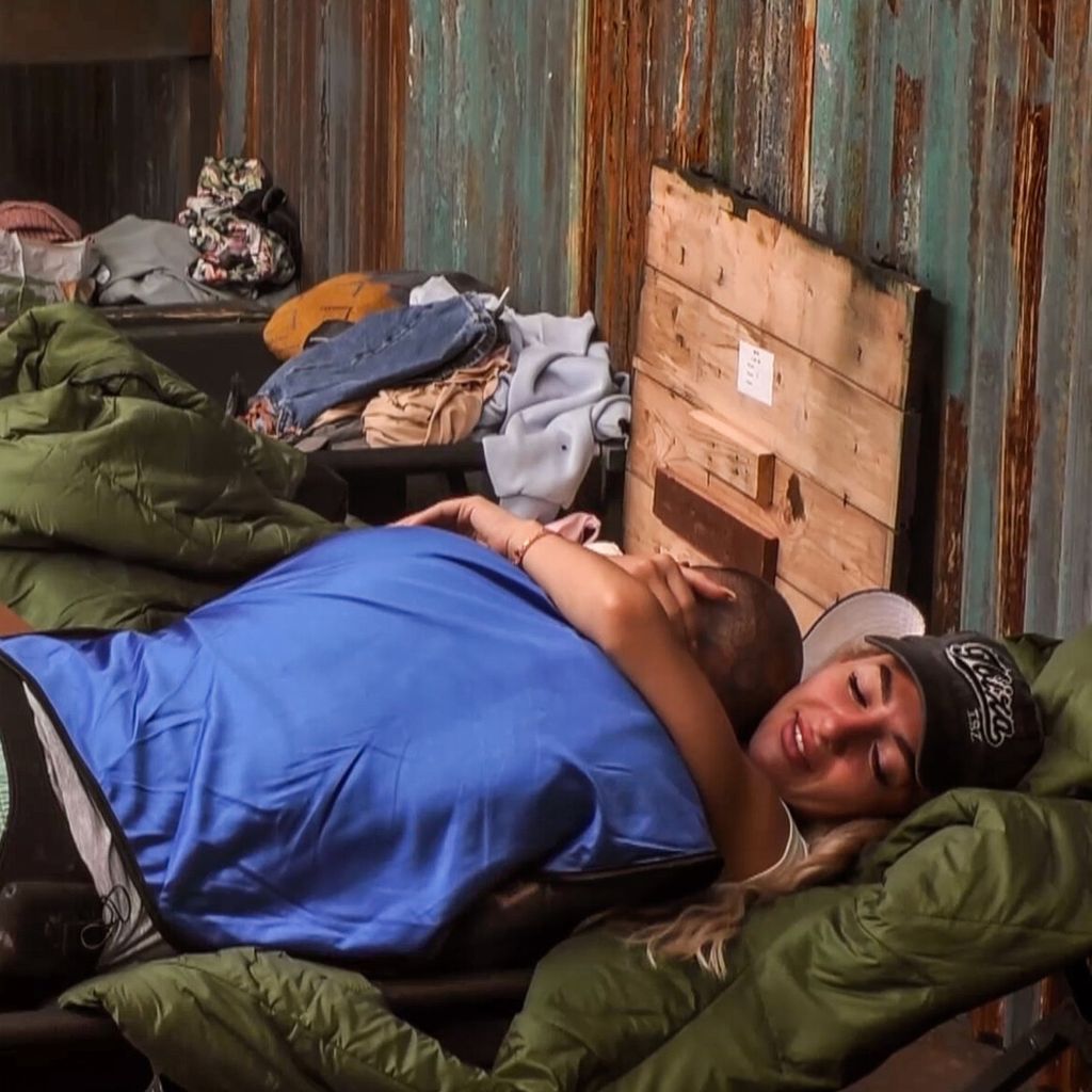 Emma Fernlund und Diogo Sangre in "Das große Promi-Büßen"