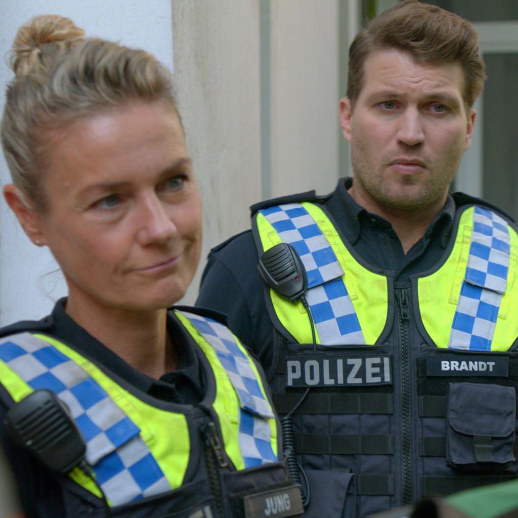 Franzi (Rhea Harder-Vennewald) und Nick (Raúl Richter), "Notruf Hafenkante", 2025