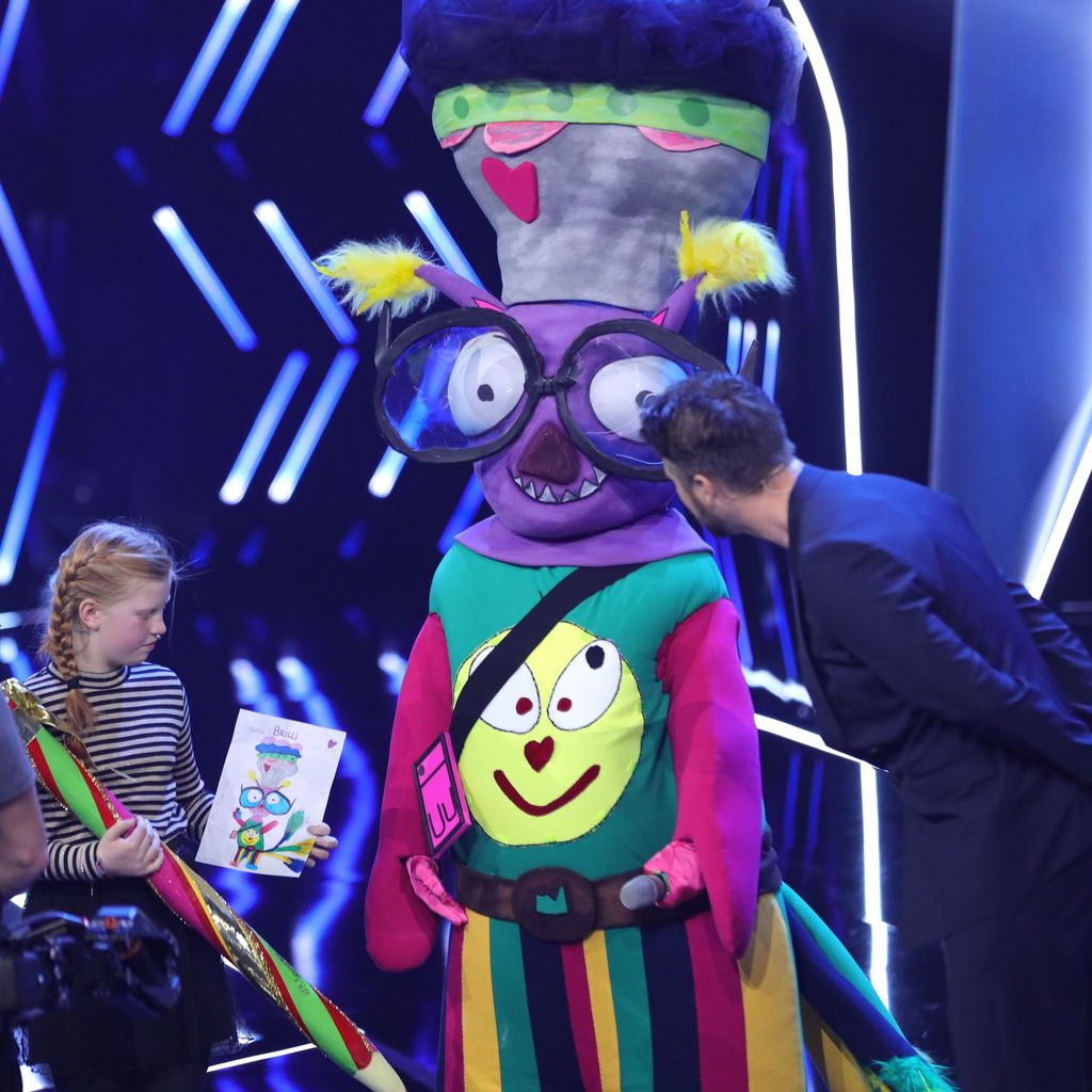 Emma und Thore Schölermann mit dem Kostüm Brilli bei "The Masked Singer"