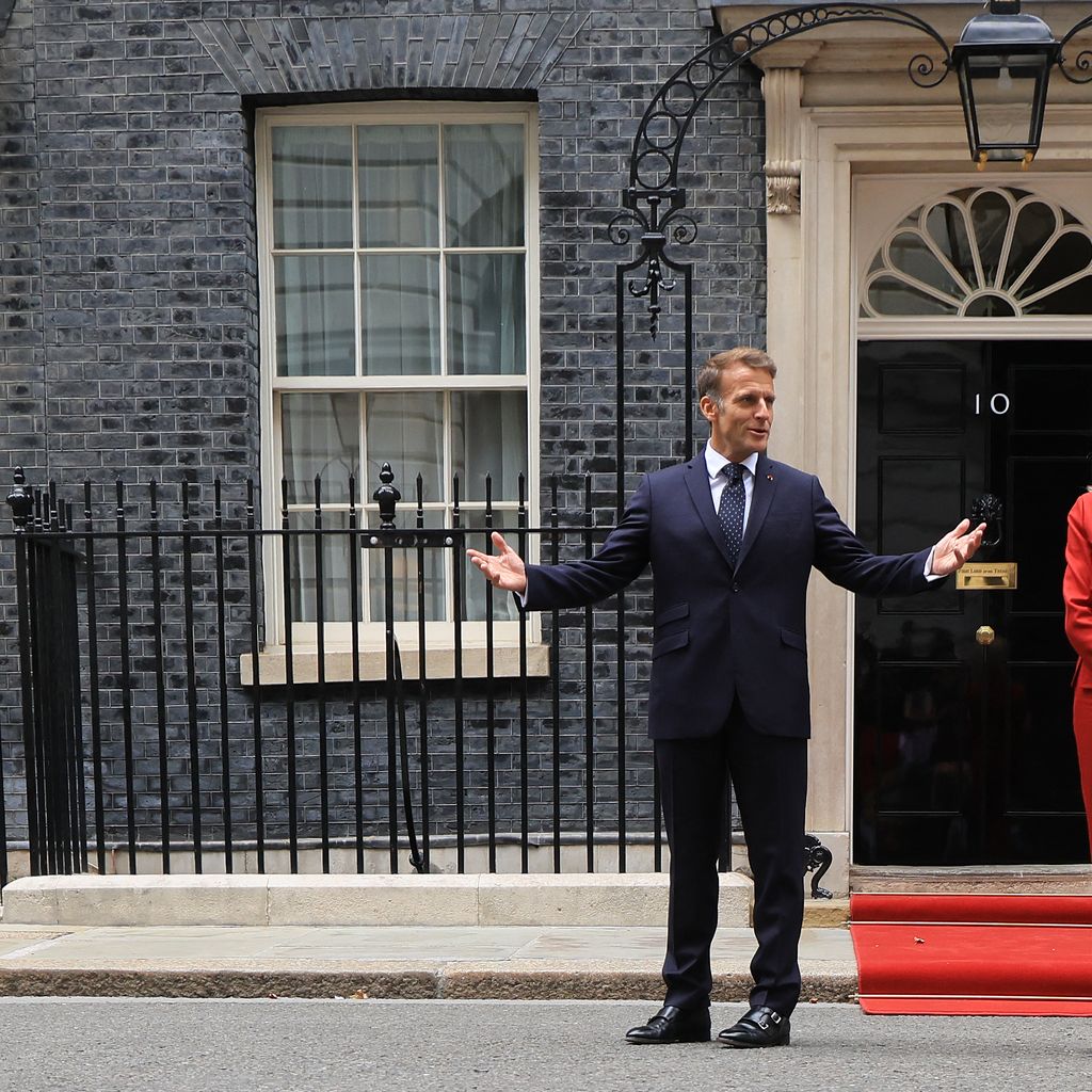 Emmanuel Macron und Brigitte Macron vor 10 Downing Street in London nach einem Treffen mit dem britischen Premierminister