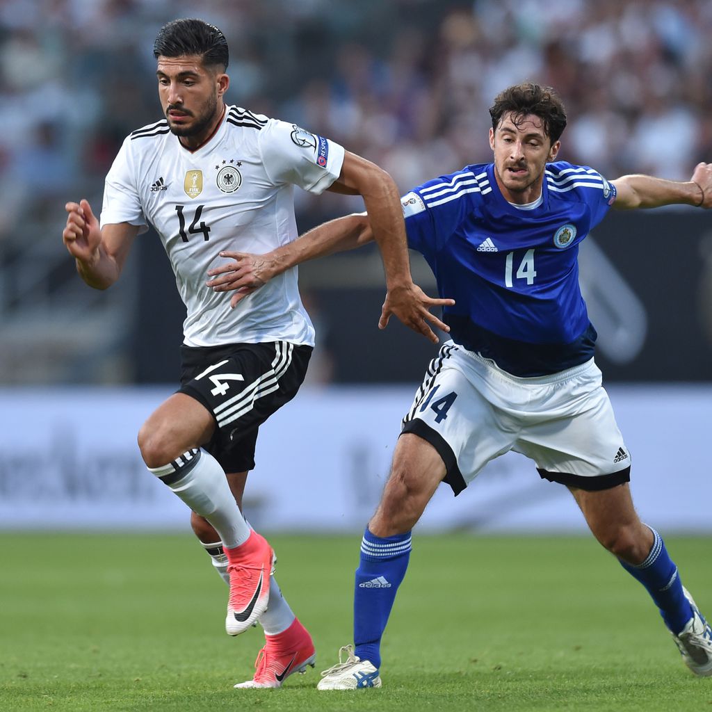 Emre Can (Deutschland) gegen Michele Cervellini (San Marino) bei einem WM-Qualifikationsspiel 2017