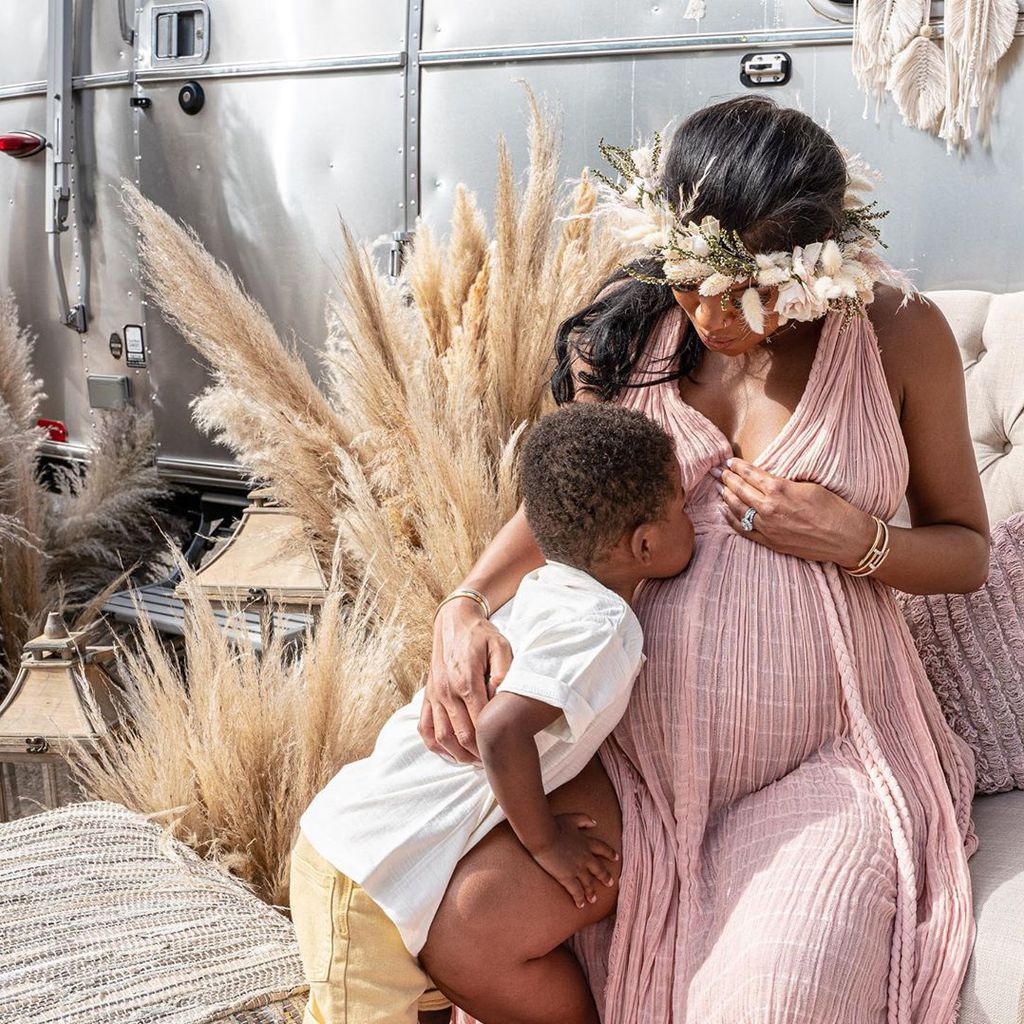 Eniko Hart mit ihrem Sohn Kenzo im August 2020