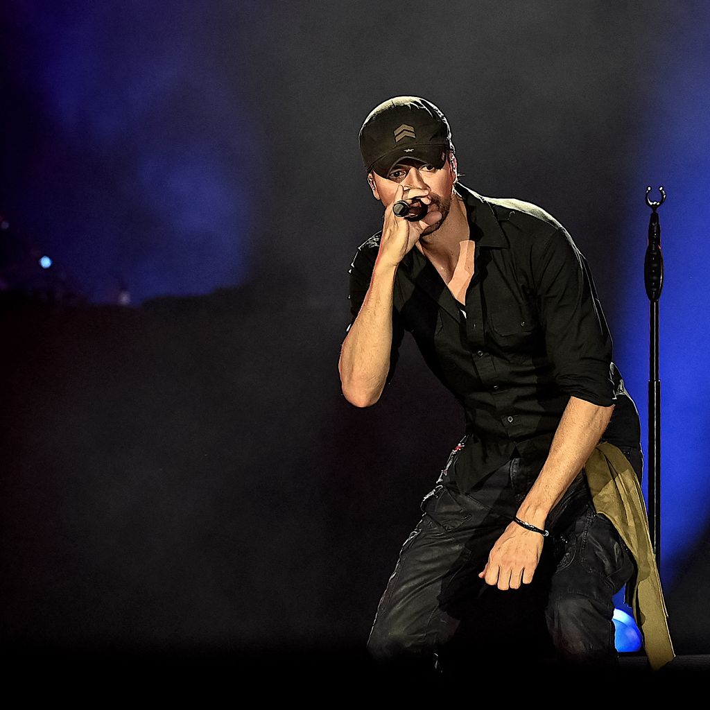 Enrique Iglesias gibt ein Konzert in Mumbai am 29. Oktober 2025