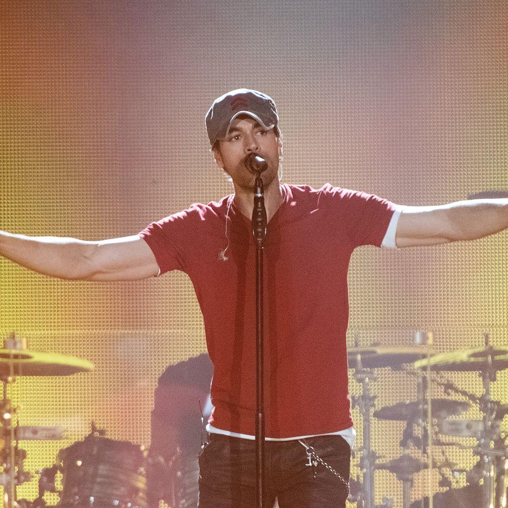 Enrique Iglesias bei einem Konzert 2015 in Rosemont