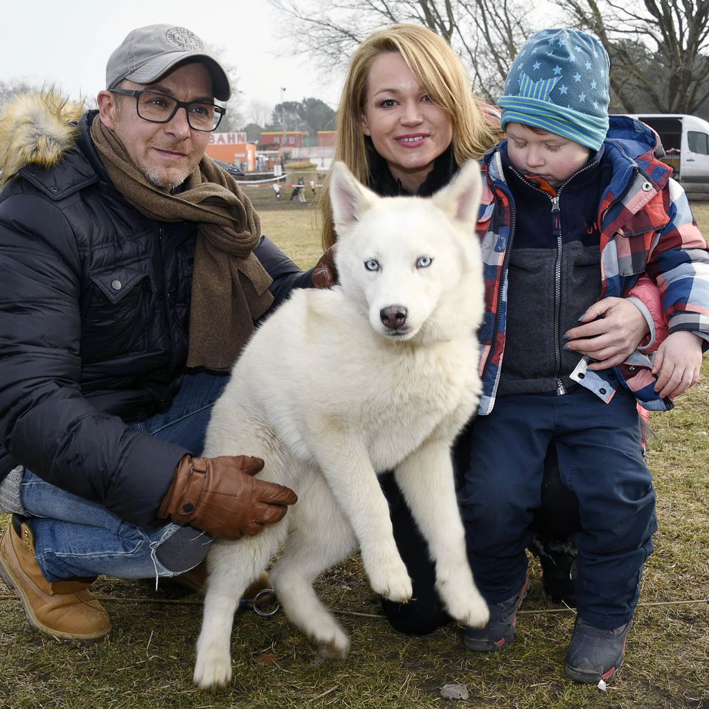 Erdogan Atalay und Katja Ohneck mit Sohn Maris im Februar 2016 auf Usedom