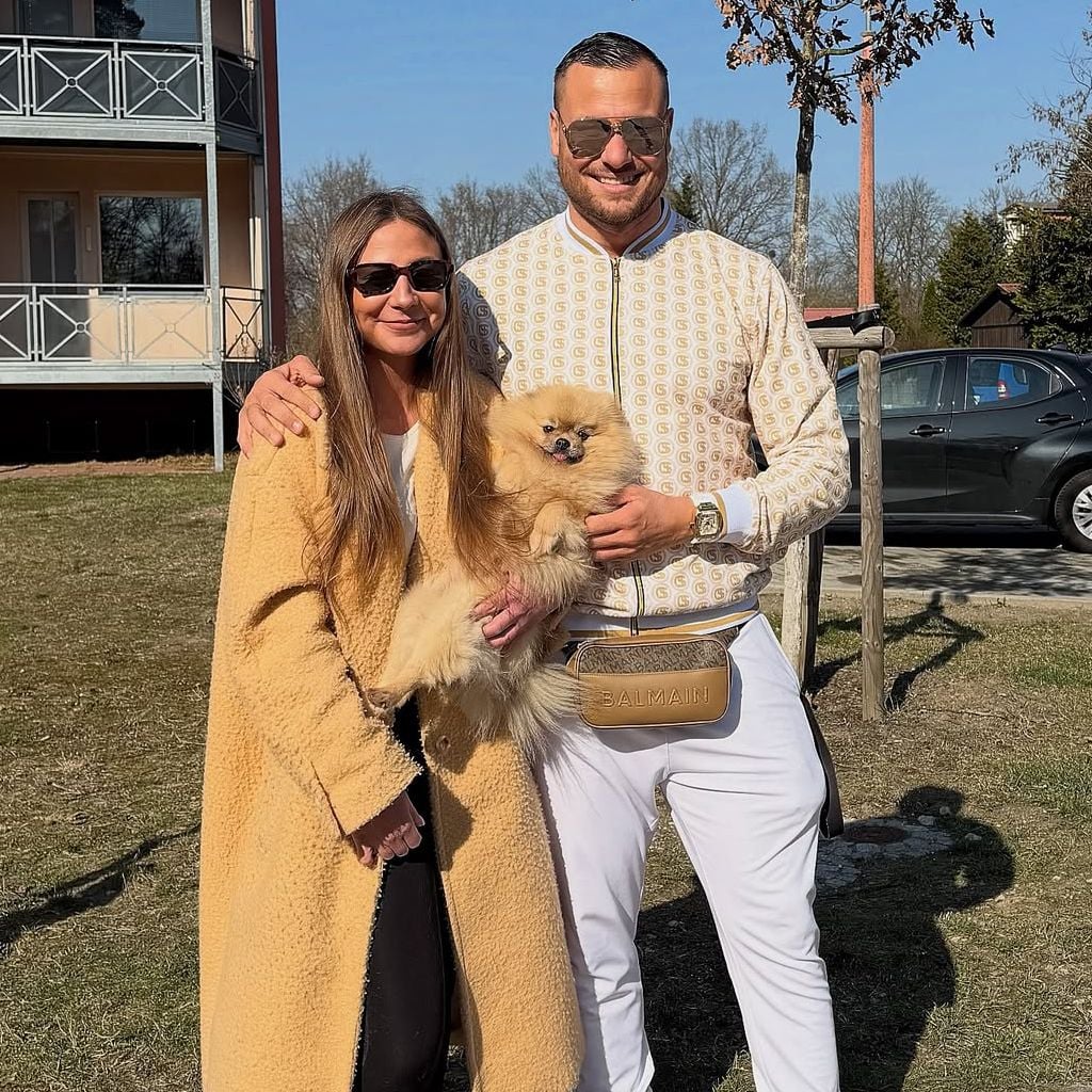 Realitystar Eric Sindermann mit Freundin Chayenne, März 2026