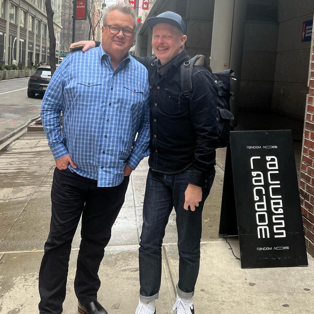 Die Schauspieler Eric Stonestreet und Jesse Tyler Ferguson im März 2022