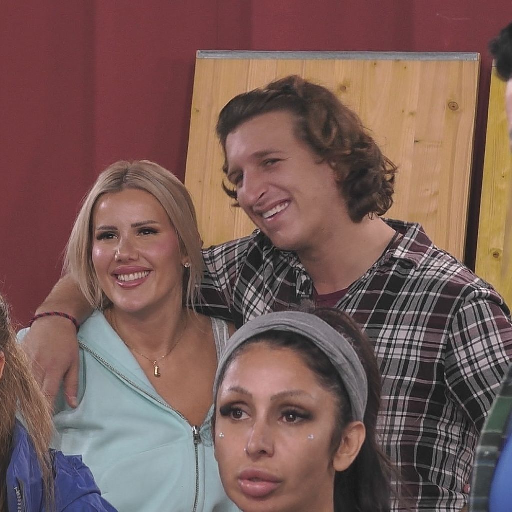 Erik alias Satansbratan und Laura Lettgen bei "Promi Big Brother", 2025