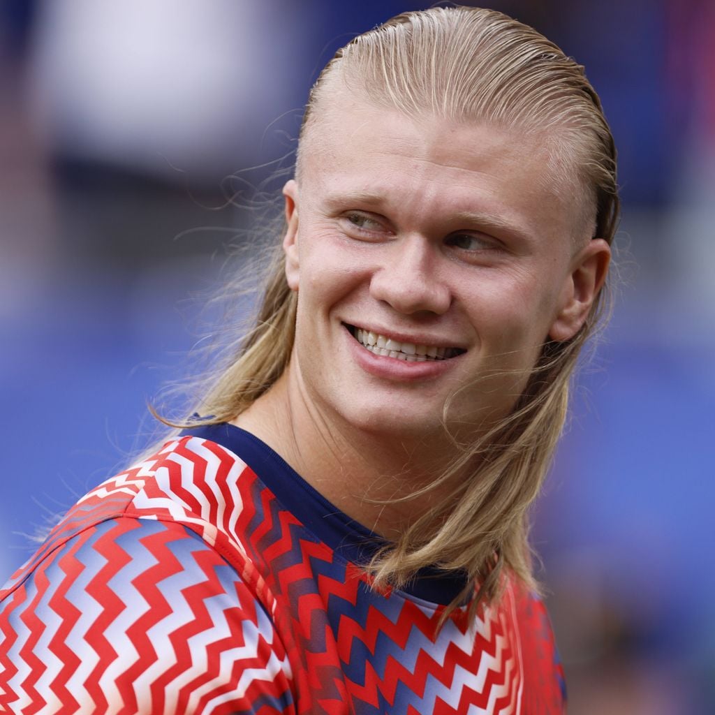 Erling Haaland wärmt sich vor Norwegen gegen Frankreich bei der WM 2026 im Boston Stadium in Foxborough auf