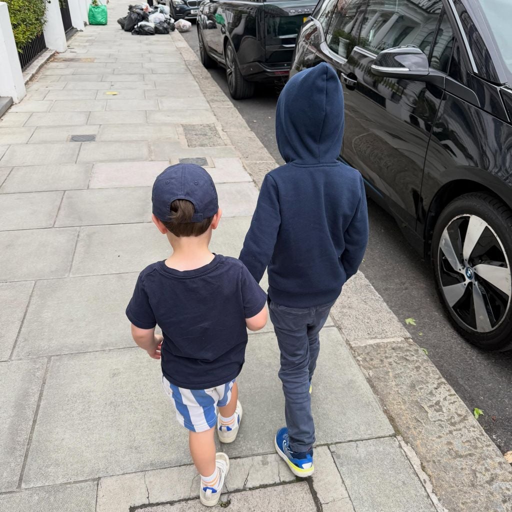 Ernest und August Brooksbank, Mai 2026