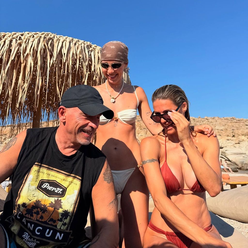 Eros Ramazzotti, Aurora Ramazzotti und Michelle Hunziker auf Mykonos