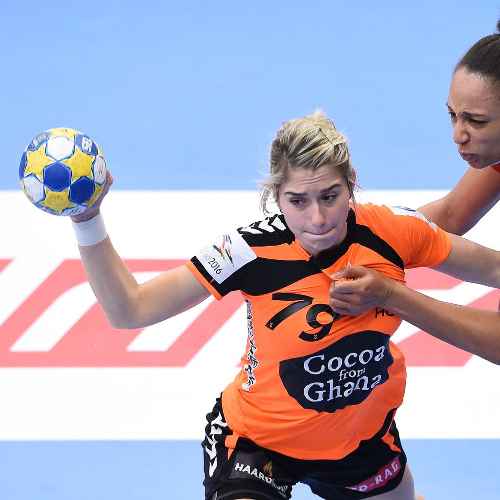 Handballerinnen Estavana Polman und Beatrice Edwige