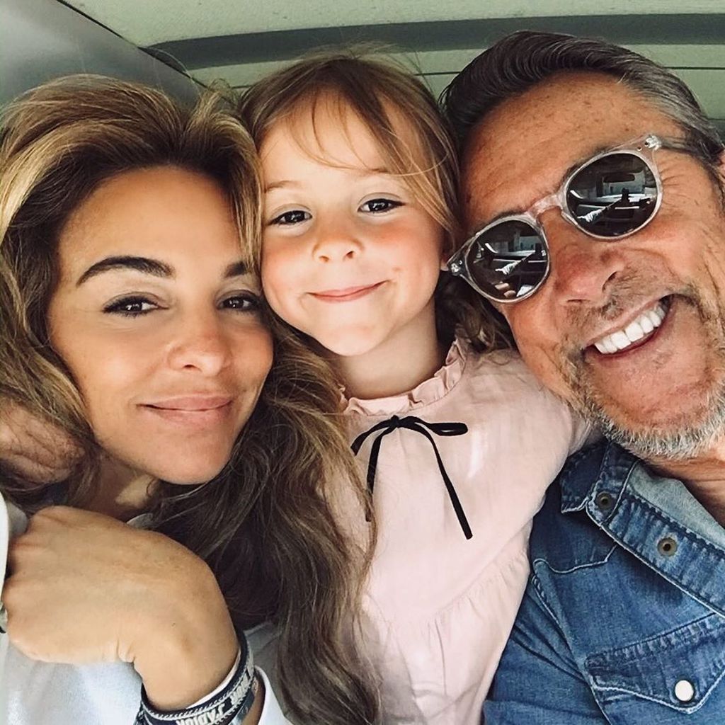 Estefania Heidemanns mit ihrer Tochter Milla und ihrem Mann Markus im Mai 2020